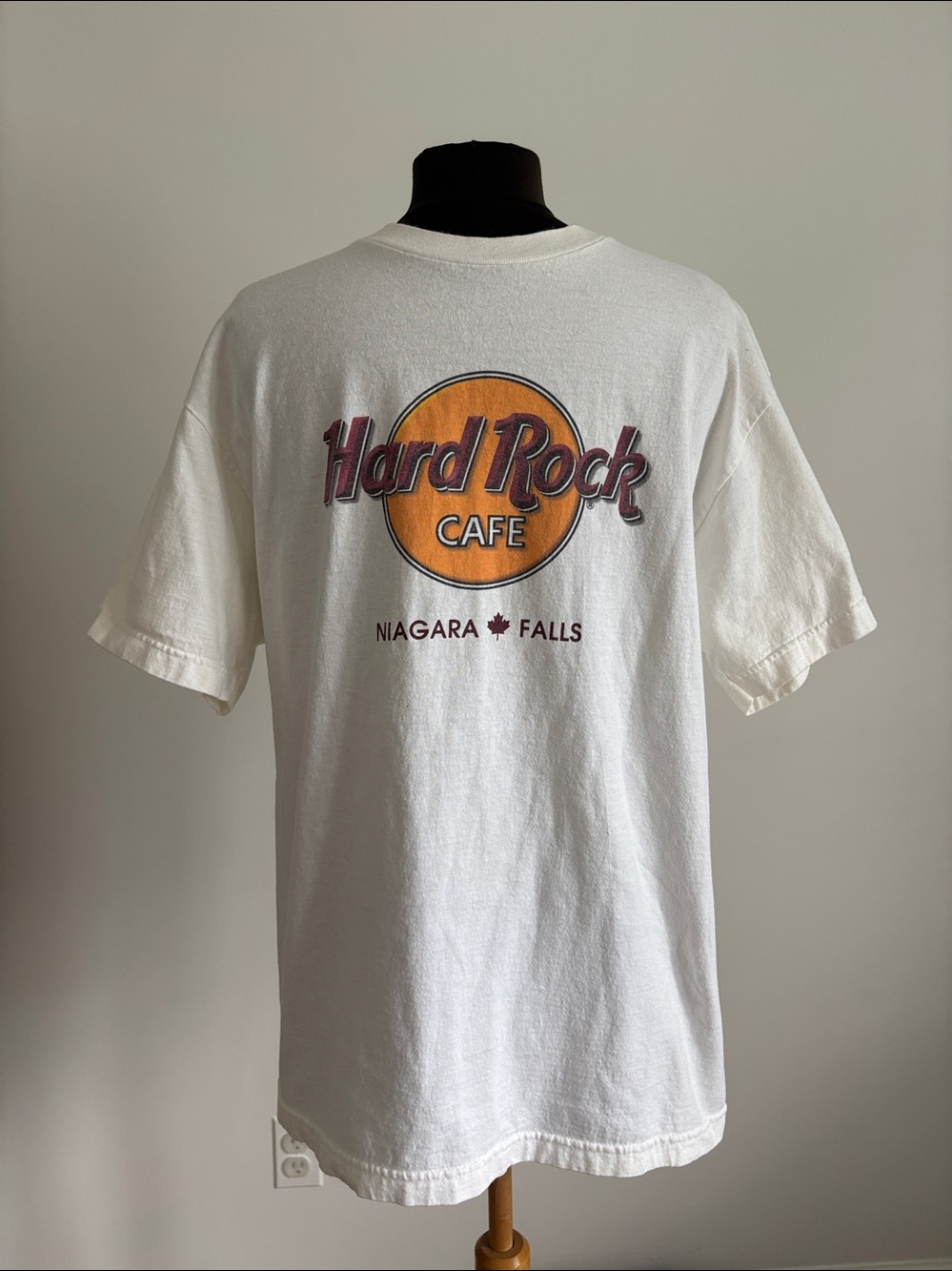 Vintage 90s Hard Rock Cafe Niagara Falls T-shirt
